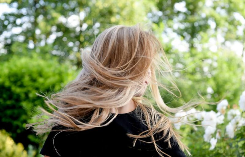 Le shampoing bleu Fanola No Yellow 1